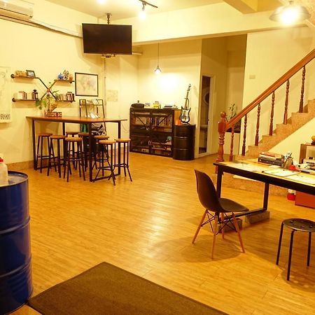Chiayi Petite Hostel Ngoại thất bức ảnh