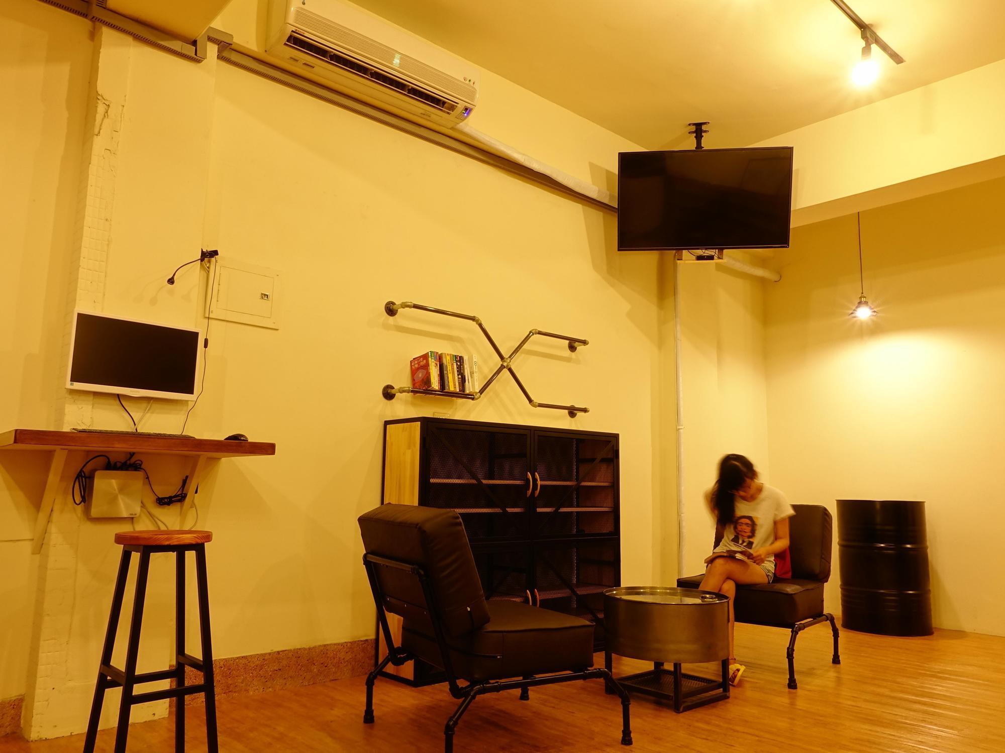 Chiayi Petite Hostel Ngoại thất bức ảnh
