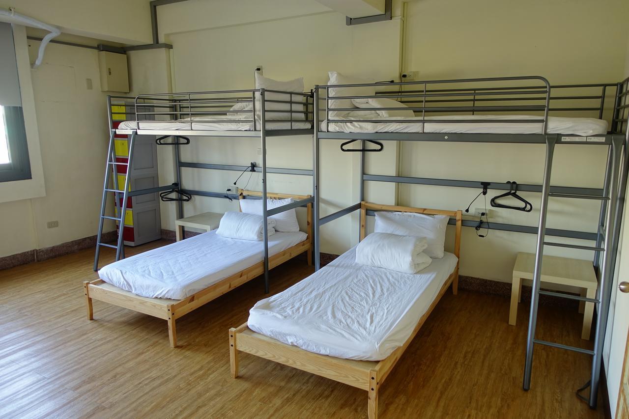 Chiayi Petite Hostel Ngoại thất bức ảnh