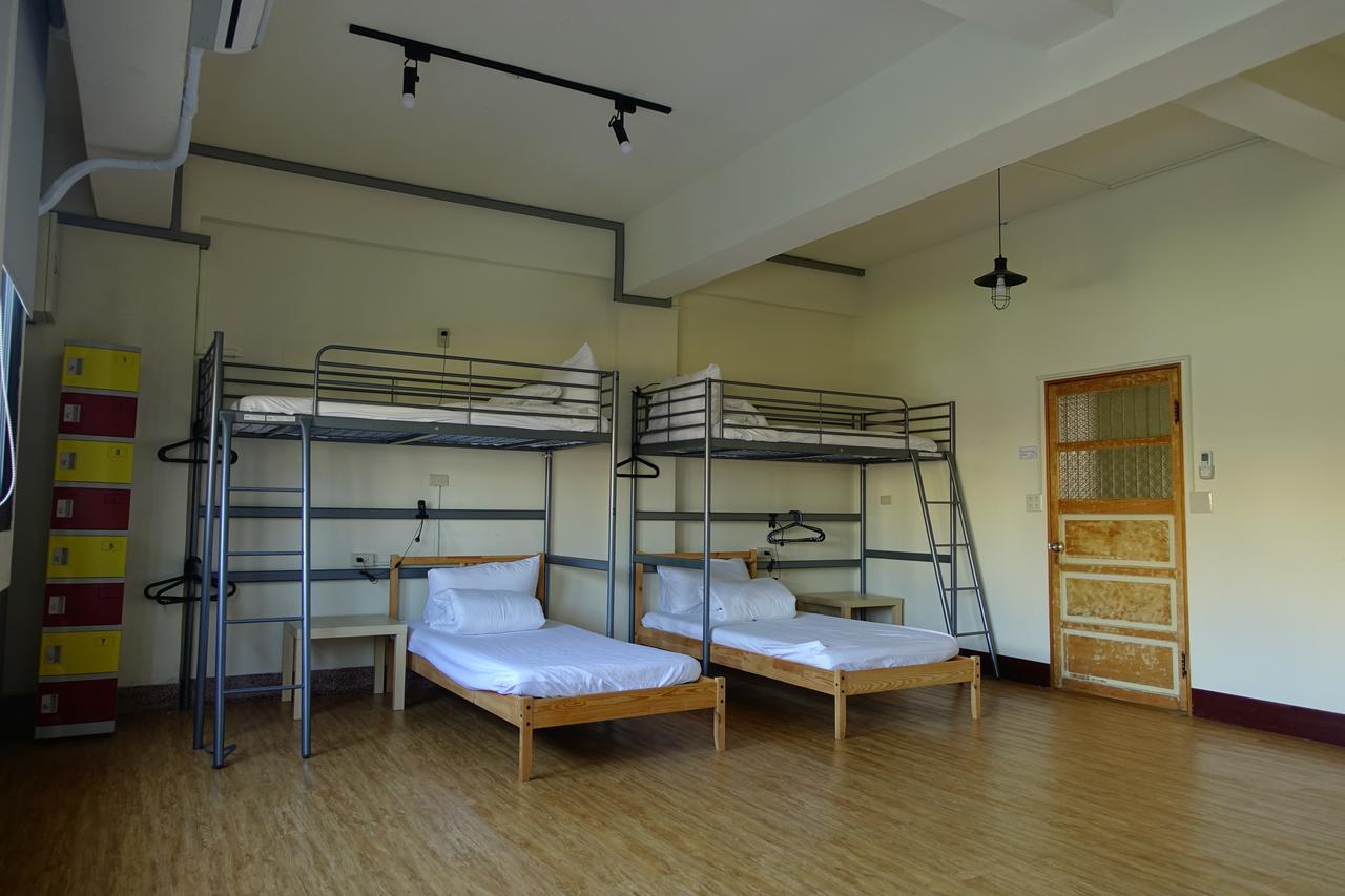 Chiayi Petite Hostel Ngoại thất bức ảnh