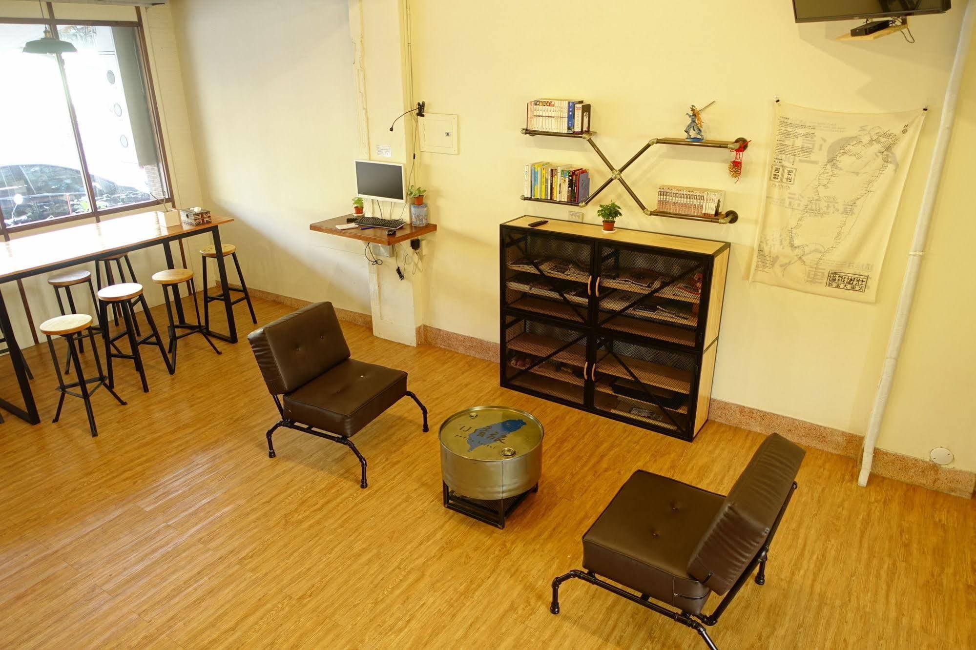Chiayi Petite Hostel Ngoại thất bức ảnh