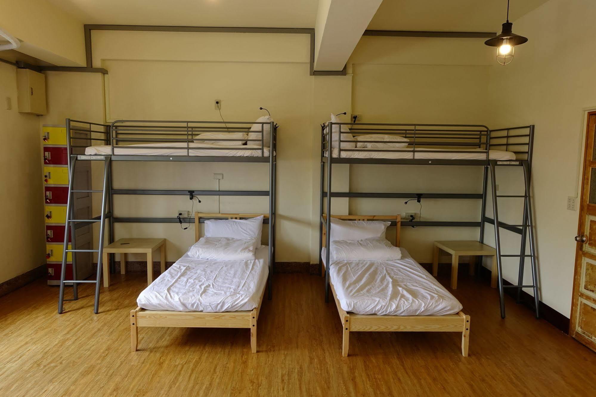 Chiayi Petite Hostel Ngoại thất bức ảnh