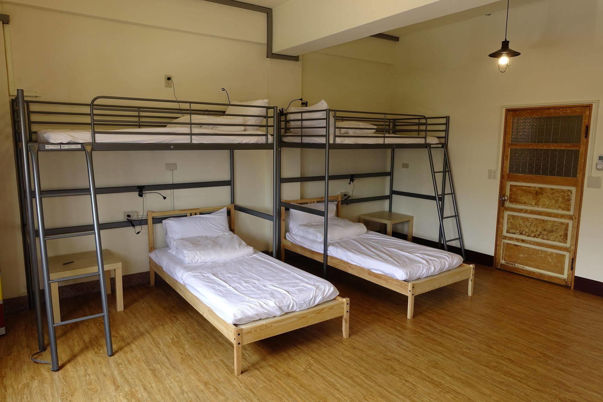 Chiayi Petite Hostel Ngoại thất bức ảnh