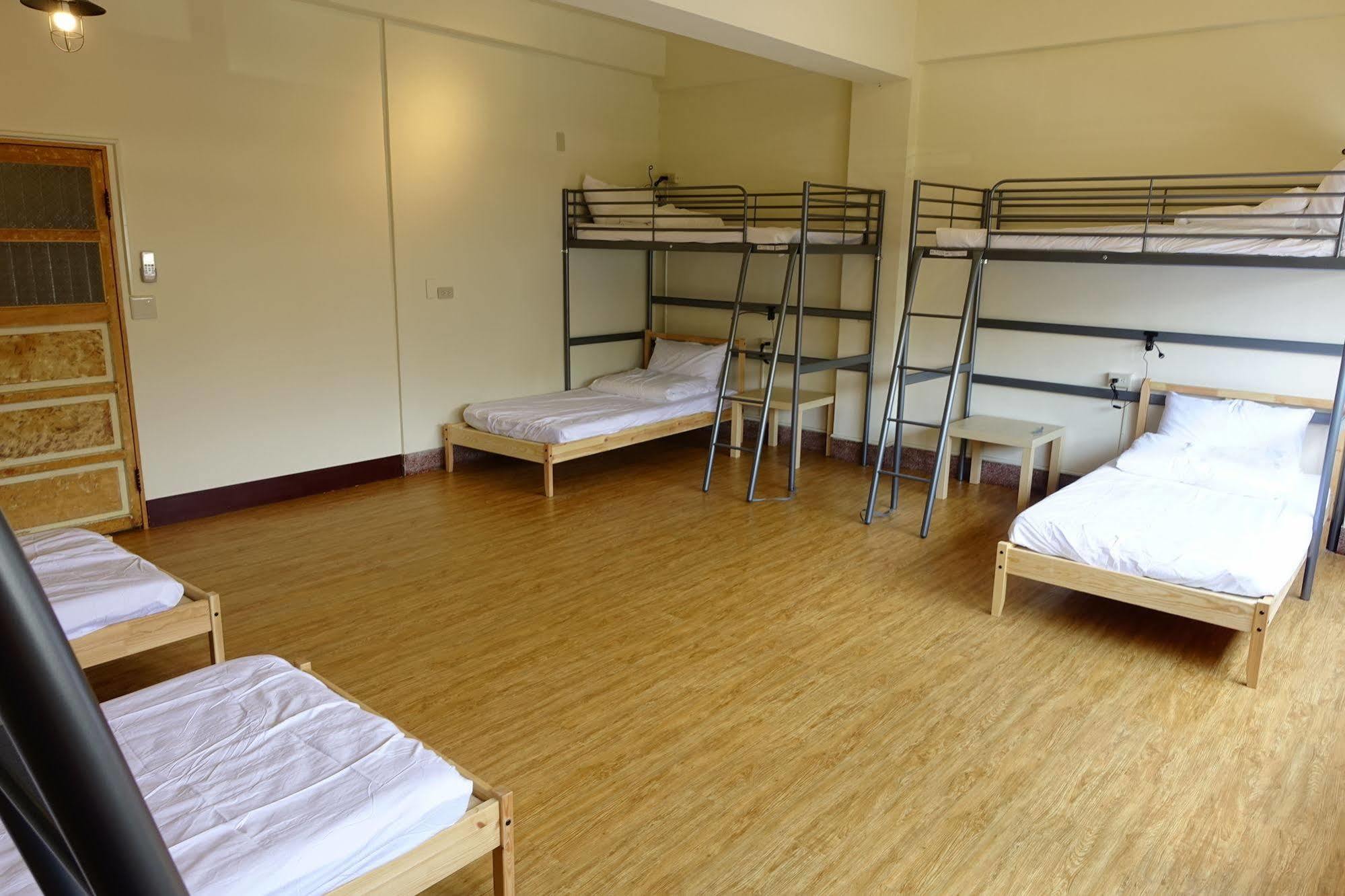 Chiayi Petite Hostel Ngoại thất bức ảnh
