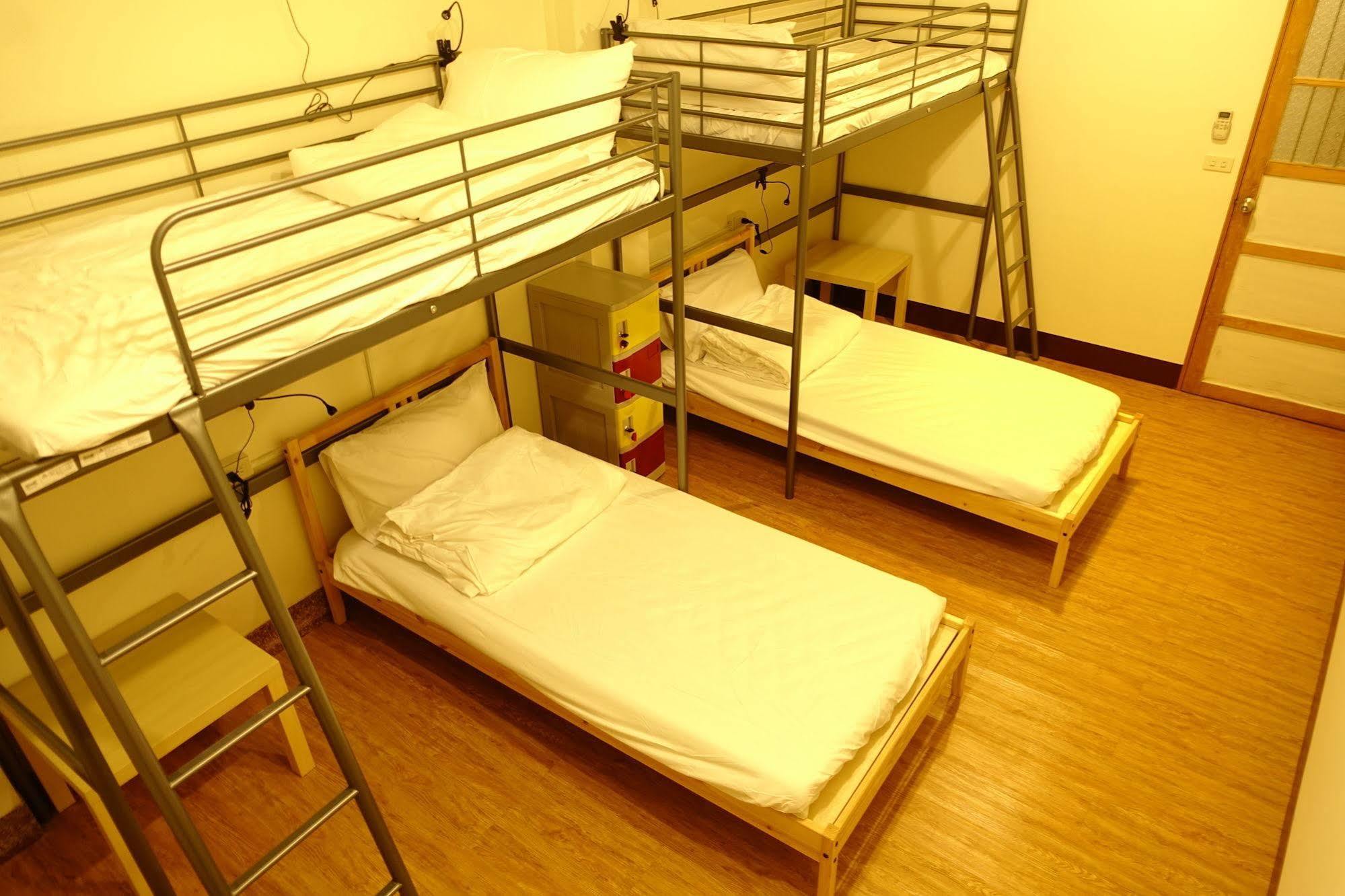 Chiayi Petite Hostel Ngoại thất bức ảnh