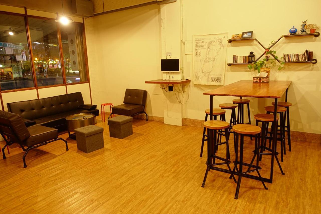 Chiayi Petite Hostel Ngoại thất bức ảnh