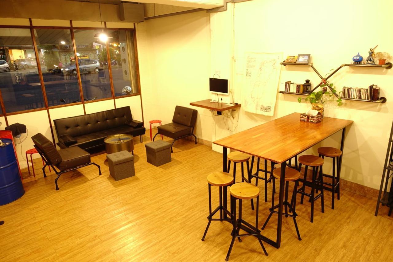 Chiayi Petite Hostel Ngoại thất bức ảnh